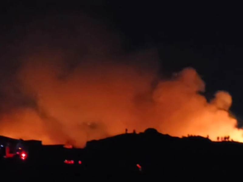 Incendio en el vertedero de Nezahualcóyotl sofocado tras 12 horas de trabajo
