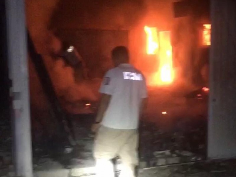 Incendio en estación migratoria de Tapanatepec