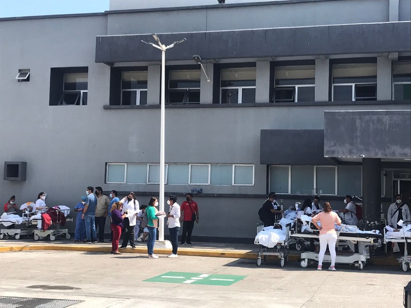 Incendio en Hospital de Veracruz provoca evacuación del edificio