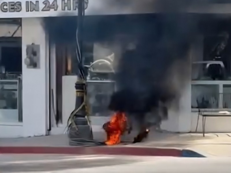 Incendio en instalaciones subterráneas de CFE en Cabo San Lucas