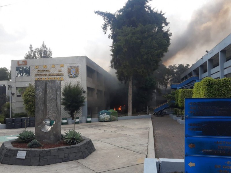 Incendio en laboratorio de la Fes Zaragoza