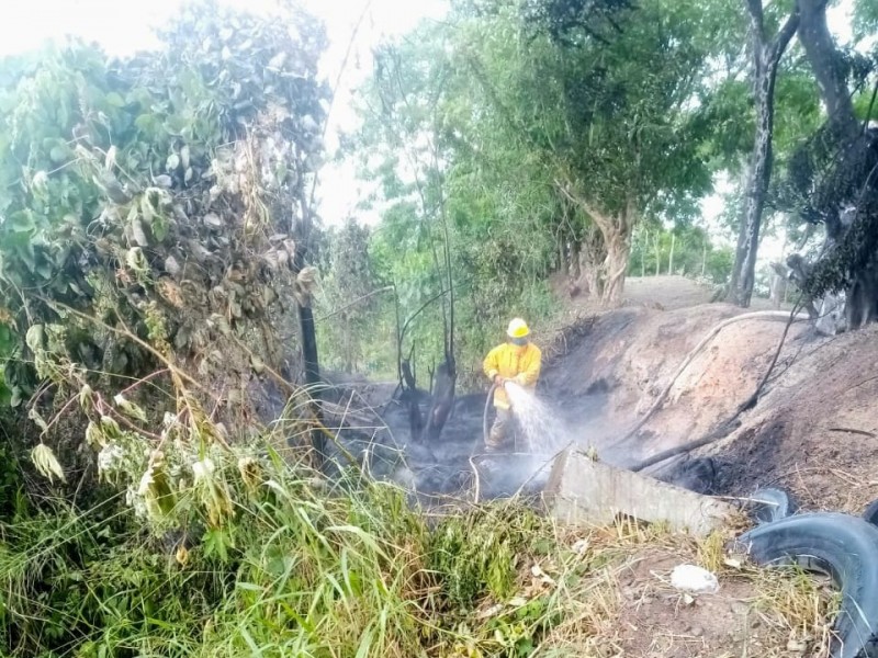 Incendio en Pisaflores; quemaban llantas
