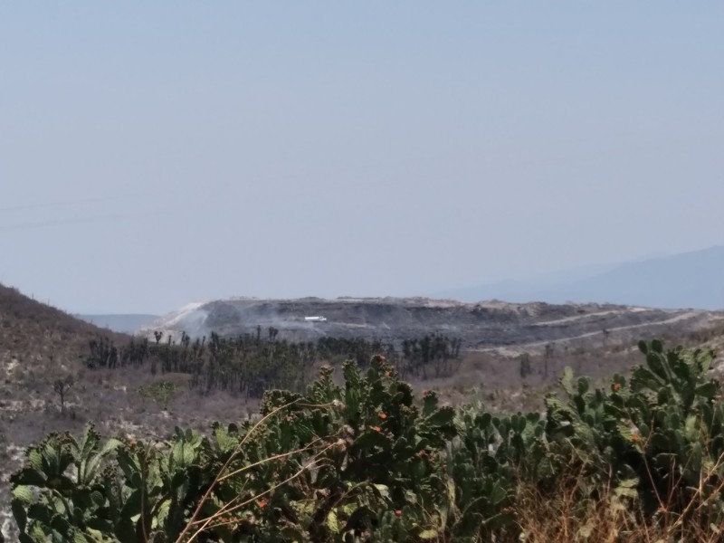 Incendio en relleno sanitario no se sofocó, solo se controló