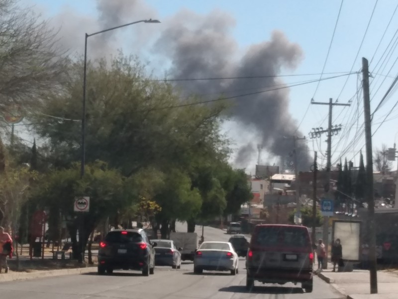 Incendio en tenería moviliza cuerpos de seguridad en La Piscina