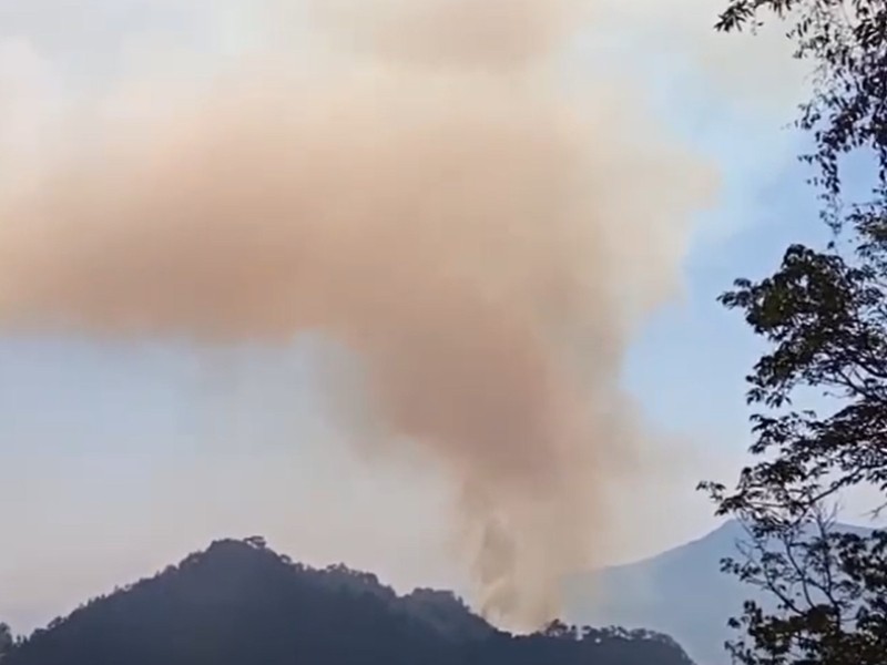 Incendio forestal avanza en Ixtaczoquitlán