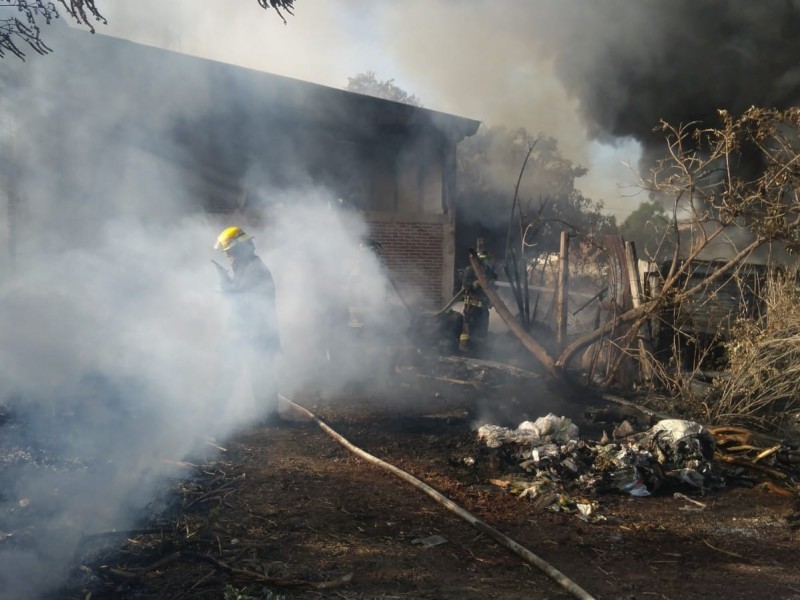 Incendio pone alerta a vecinos de San Jerónimo Caleras