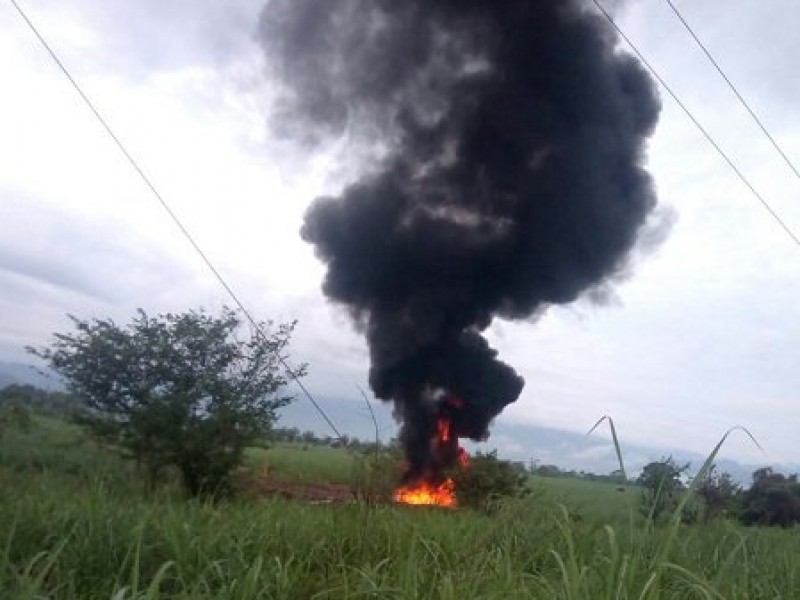 Incendio por robo a poliducto de Pemex