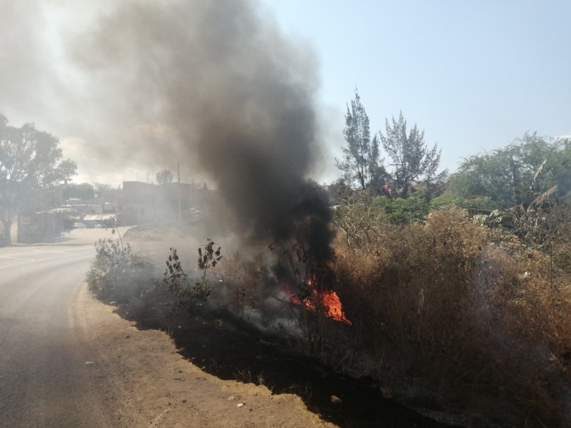 Incrementan los incendios de pastizales por temporada de calor