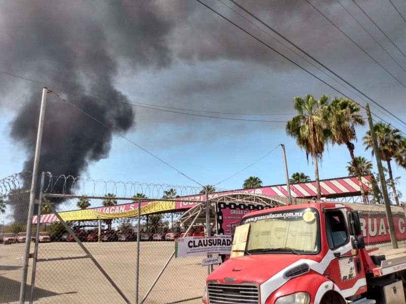 Incendios en la pensión de grúas Culiacán continúan