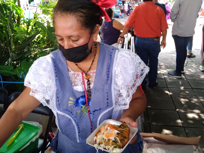 Incentivan economía local con feria gastronómica del Nucú