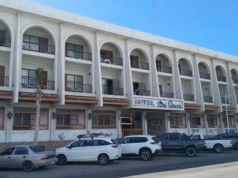 Incidentes persistentes y remodelación en el emblemático hotel Los Arcos