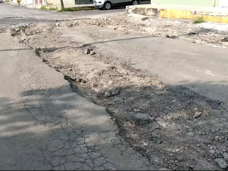 Inconclusa rehabilitación de calle paraíso