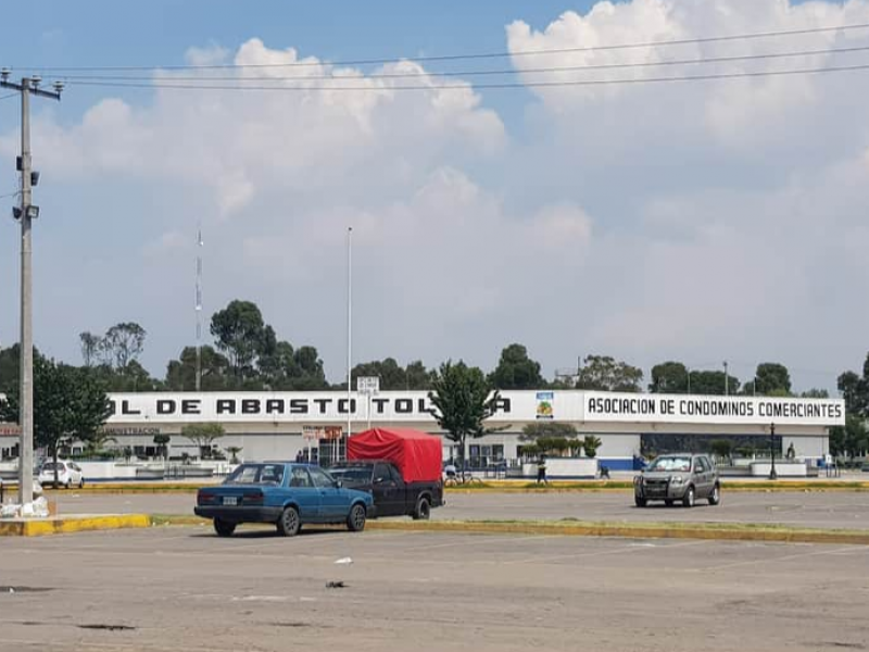 Inconformes por cobro a acceso a CENABASTOS Toluca