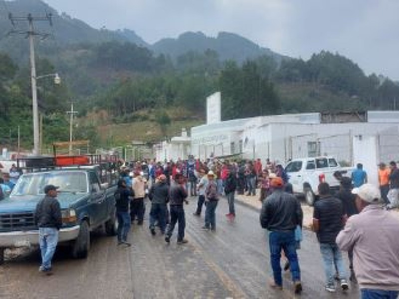 Inconformidad en la sierra de Ajalpan por no cumplir Gobierno