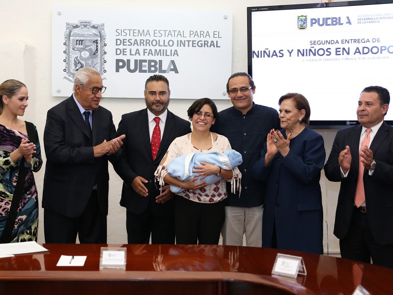 Incorporan a menores a familias adoptivas en Puebla