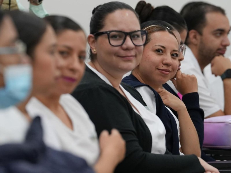 Incorporan 244 nuevos integrantes de la salud en Plan Michoacán