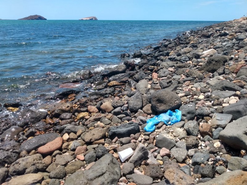 Incrementa basura en las playas en temporada vacacional