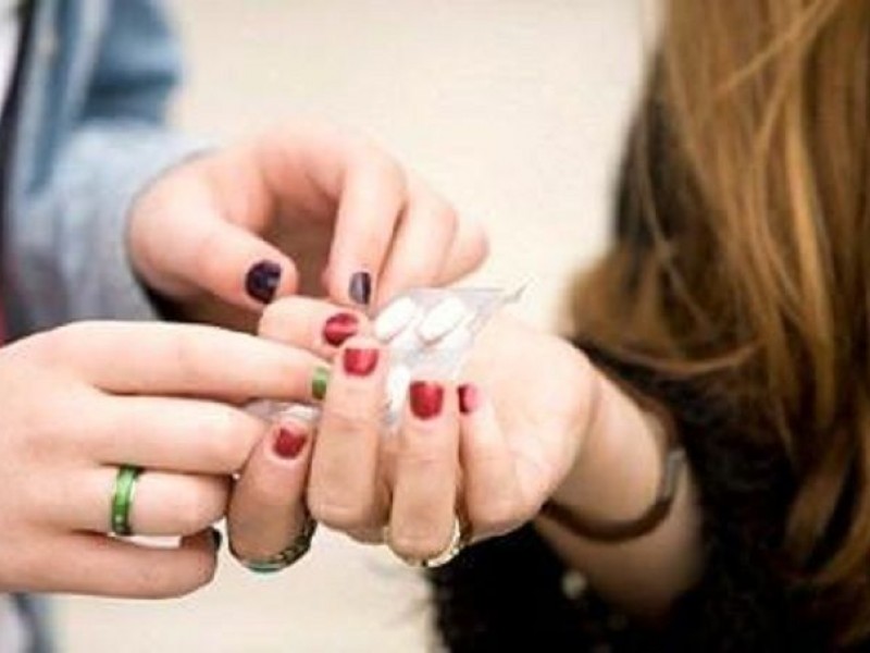 Incrementa consumo de droga cristal en mujeres