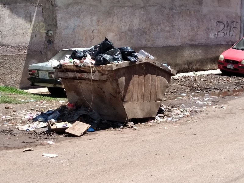 Incrementa contaminación en las calles por acumulación de basura