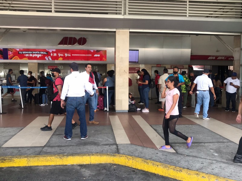 Incrementa flujo de pasajeros en Central de Autobuses