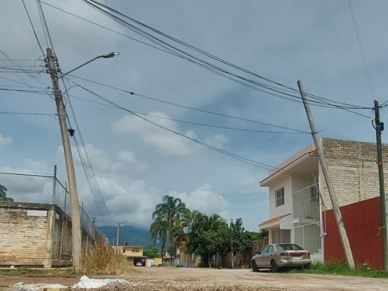 Incrementa lluvia problemas de alumbrado público, 40 reportes diarios recibidos