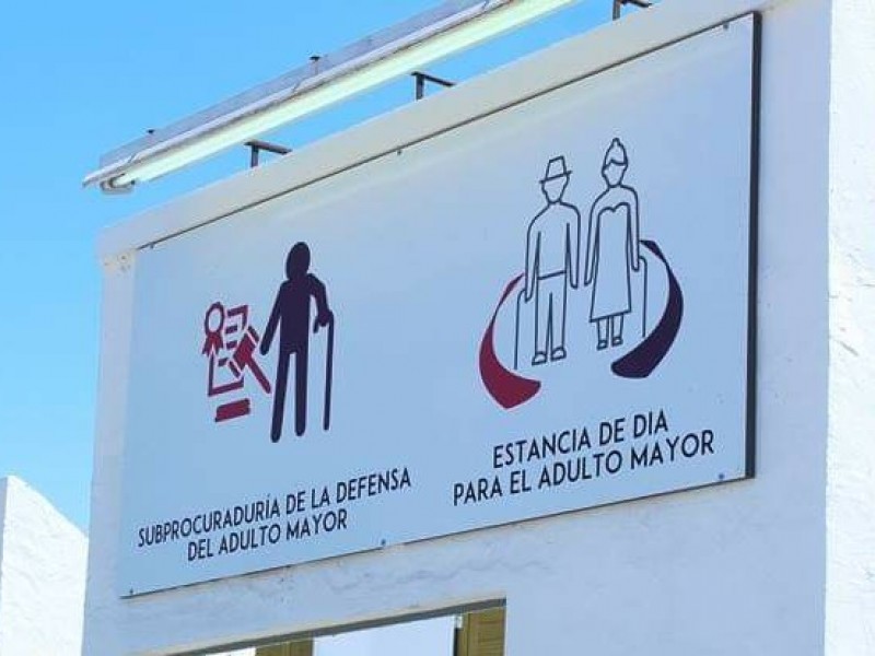 Abuelitos abandonados desde hace mas de un año