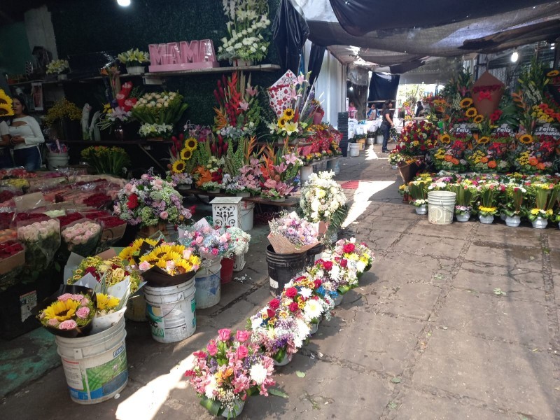Incrementa venta de flores por San Valentín
