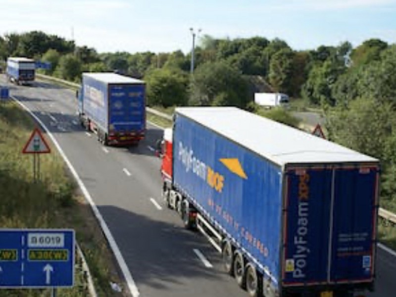 Incrementan el costo de materia prima para transportistas un 30%