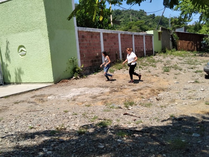 Incrementan quejas por cuotas de inscripción en Petatlán y Zihuatanejo