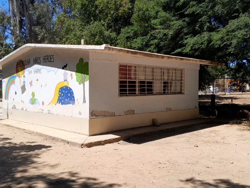 Incrementan solicitudes en Salud Municipal para fumigar escuelas de Guasave