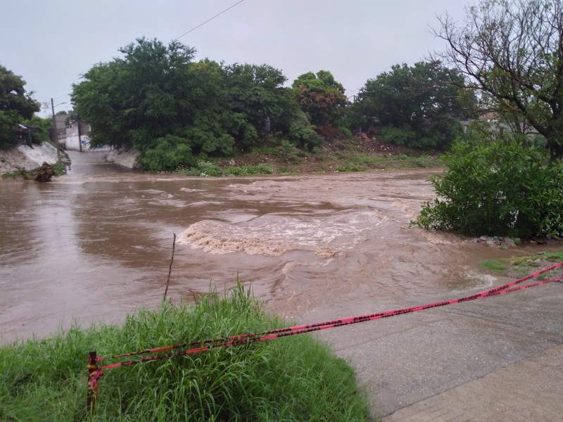 Incremente nivel de río en Juchitán