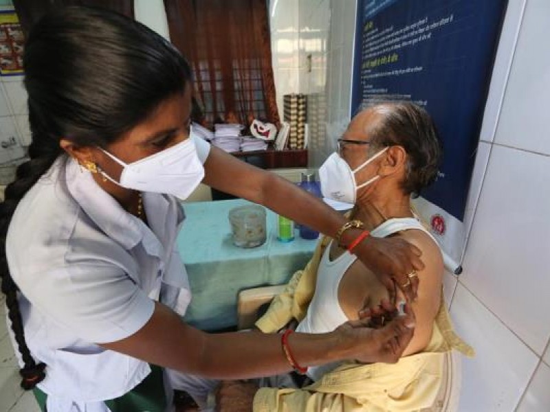 India suspenden exportación de antiviral por aumento de contagios