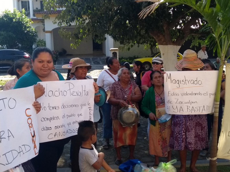 Indígenas de Zacualpan se manifiestan en Tribunal Agrario