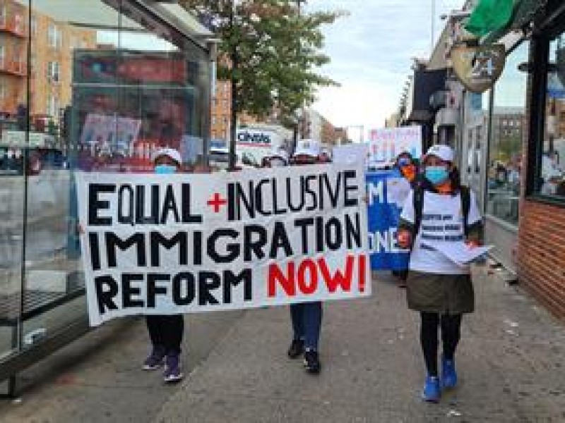 Indocumentados marchan en calles de Nueva York