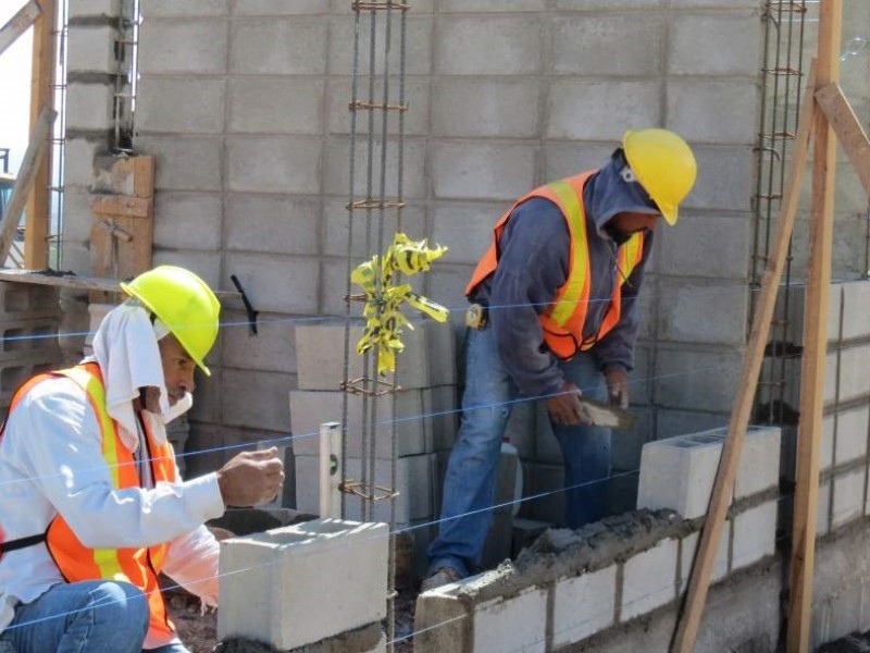 Industria de la construcción reanudará actividades con falta de obras