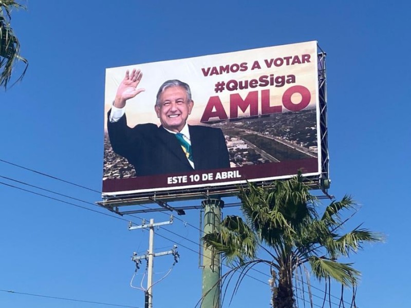 INE ordena retiro de espectaculares de AMLO en Gómez Palacio