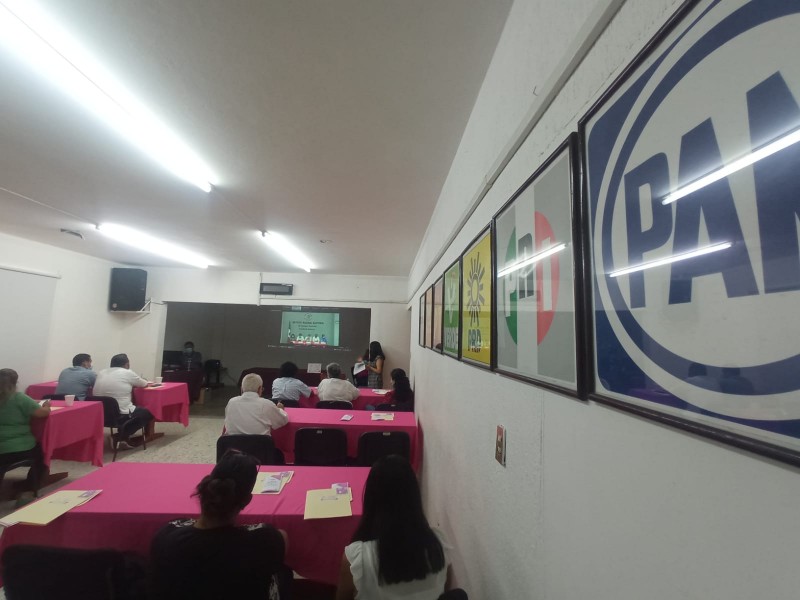 INE Tuxpan presenta sistemas de consulta de datos