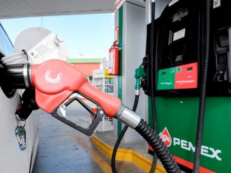 Inestable economía de transportistas por aumento de precio de combustible