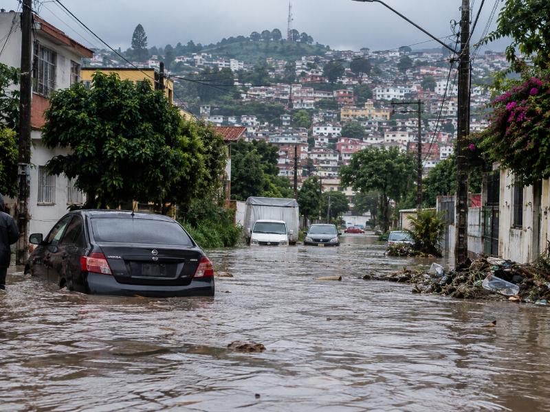 Infraestructura rebasada en Xalapa; los colectores pluviales