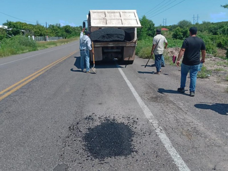 Inicia bacheo de la carretera Los Mochis-El Fuerte