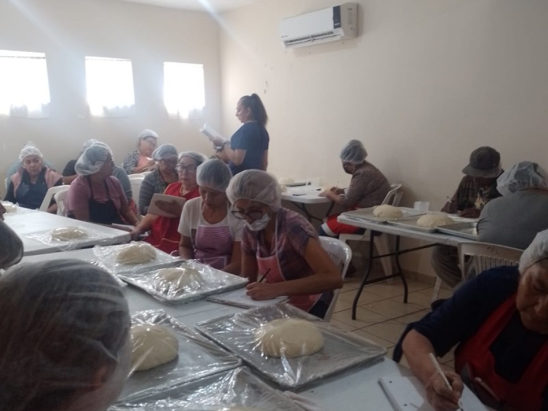 Inicia con gran éxito el 'Taller de Panadería'