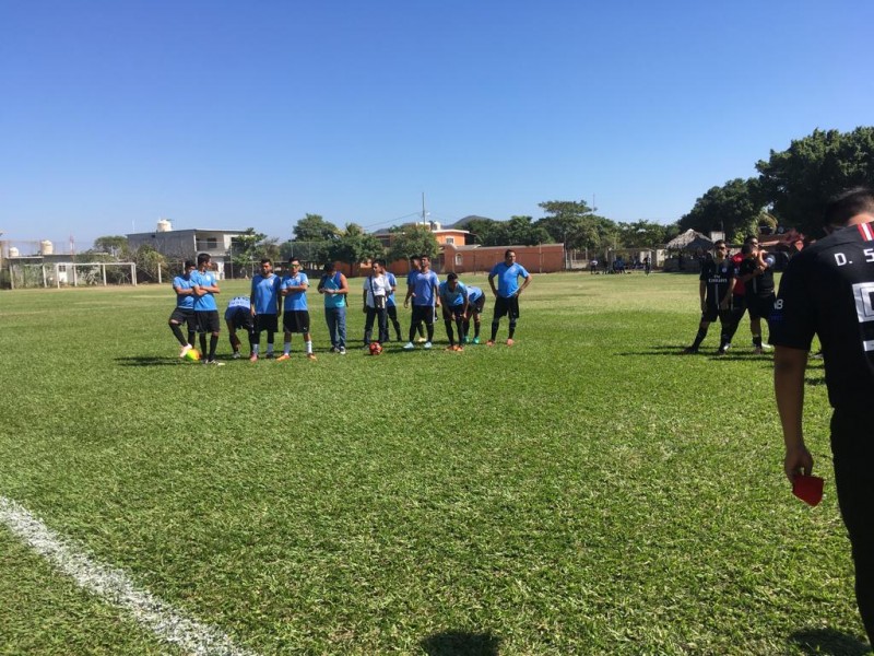 Inicia Décimo Torneo del Pavo en Salina Cruz