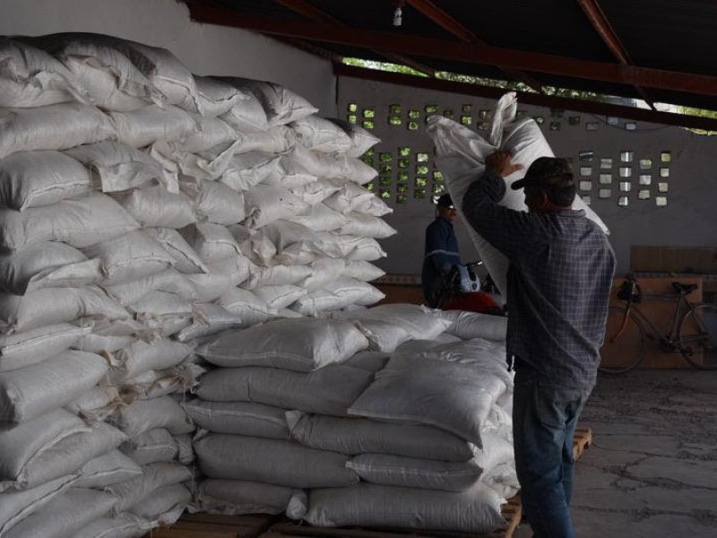 Inicia entrega de alimento para ganado