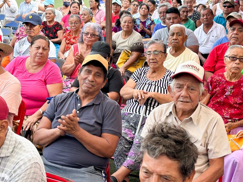Inicia entrega de apoyos alimentarios para adultos mayores en Tehuantepec