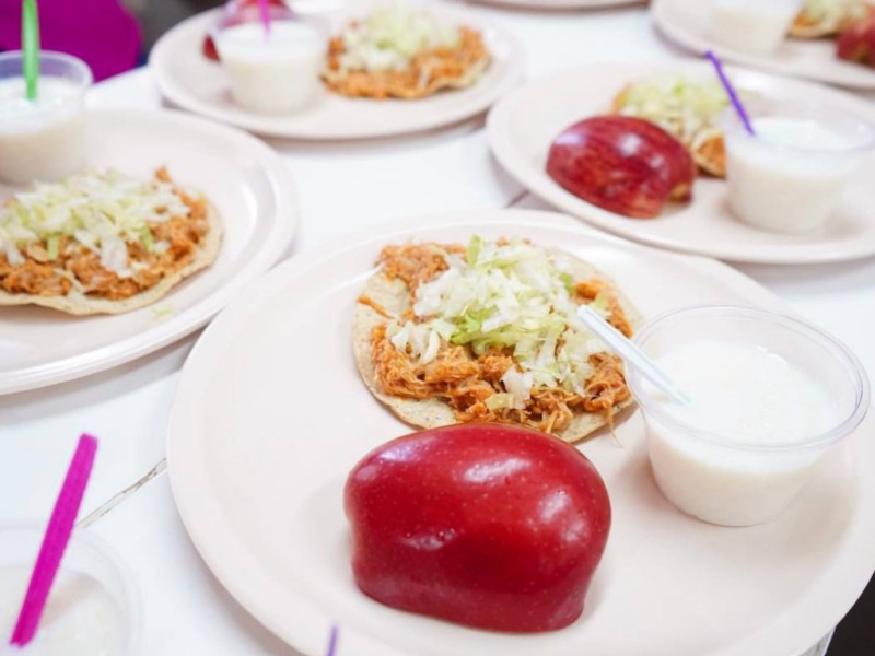 Inicia entrega de libros y desayunos para escuelas públicas