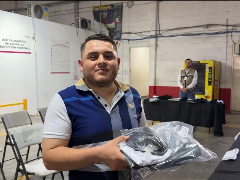 Inicia entrega de uniformes escolares gratuitos en Sonora