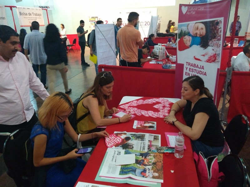 Inicia feria del empleo joven