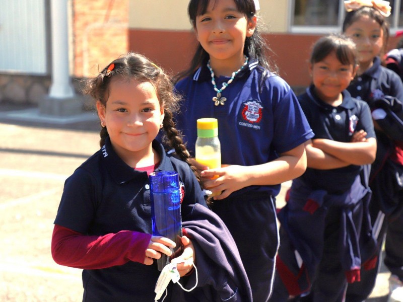 Inicia horario especial para 3 mil 400 escuelas de Michoacán