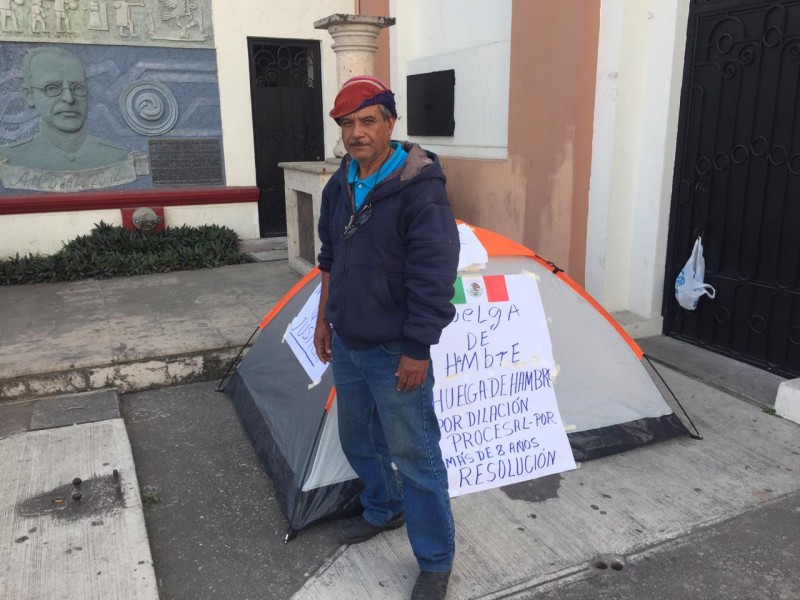 Inicia huelga de hambre en el TSJN