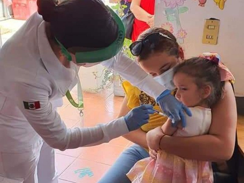 Inicia ISSSTE Tepic campaña de vacunación contra influenza AH1N1